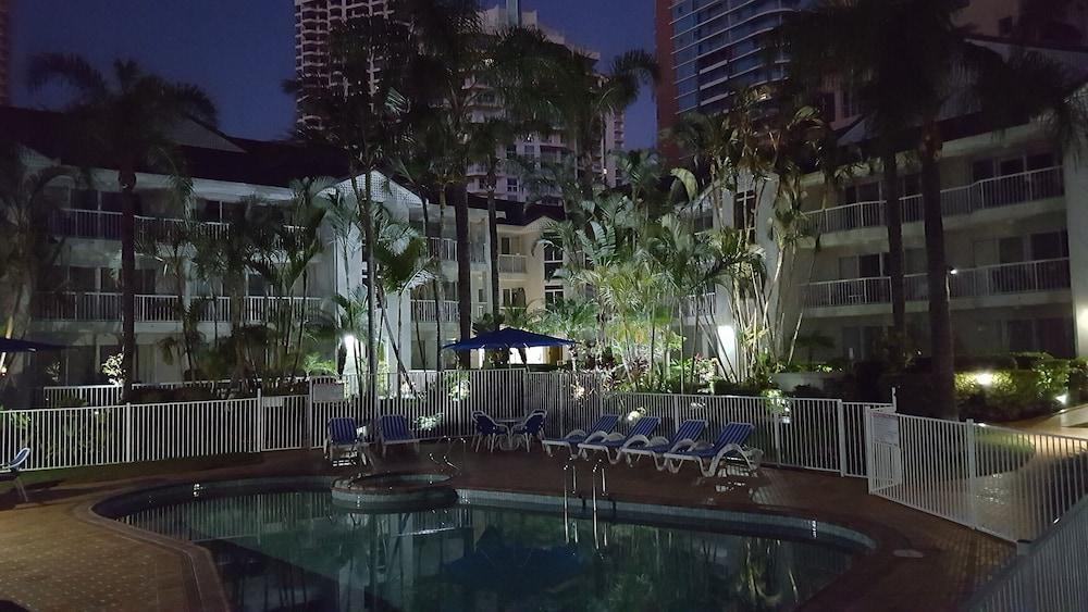 Chidori Court Aparthotel Гоулд Коуст Екстериор снимка